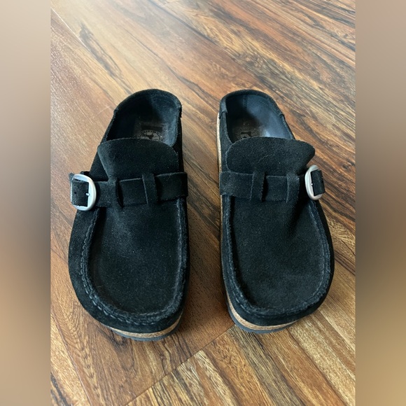 Woman’s Birkenstock Buckley Clog - Picture 6 of 6